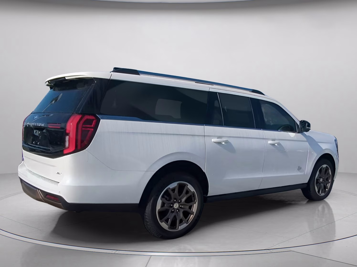 2026 Star White Metallic Tri-Coat Ford Expedition Max King Ranch 4X4 SUV