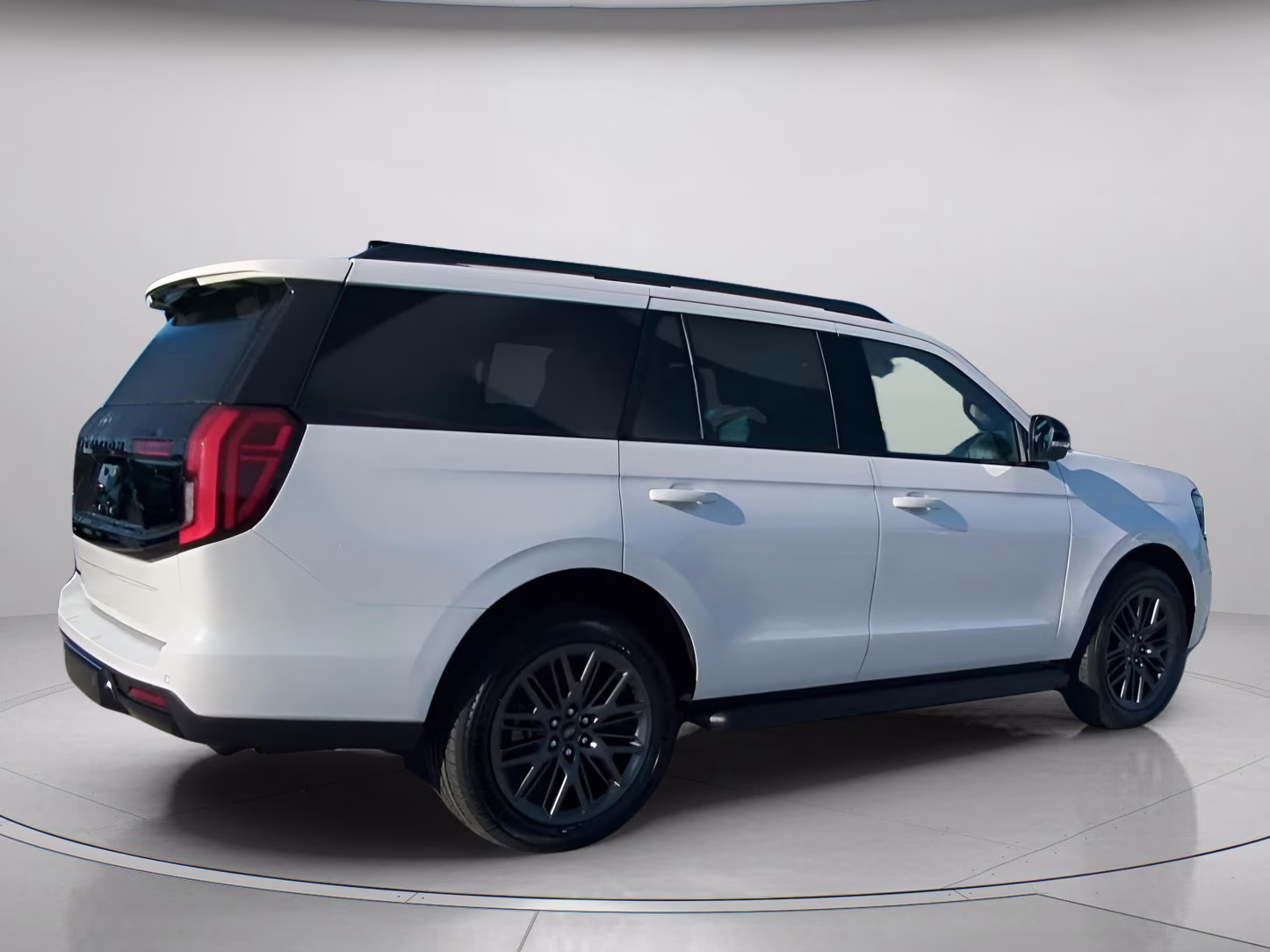 2026 Star White Metallic Tri-Coat Ford Expedition Platinum 4X4 SUV