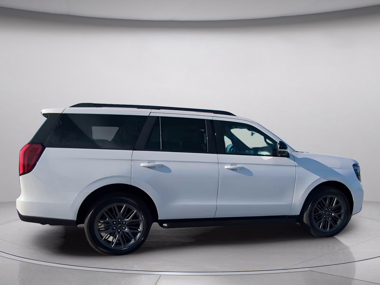 2026 Star White Metallic Tri-Coat Ford Expedition Platinum 4X4 SUV