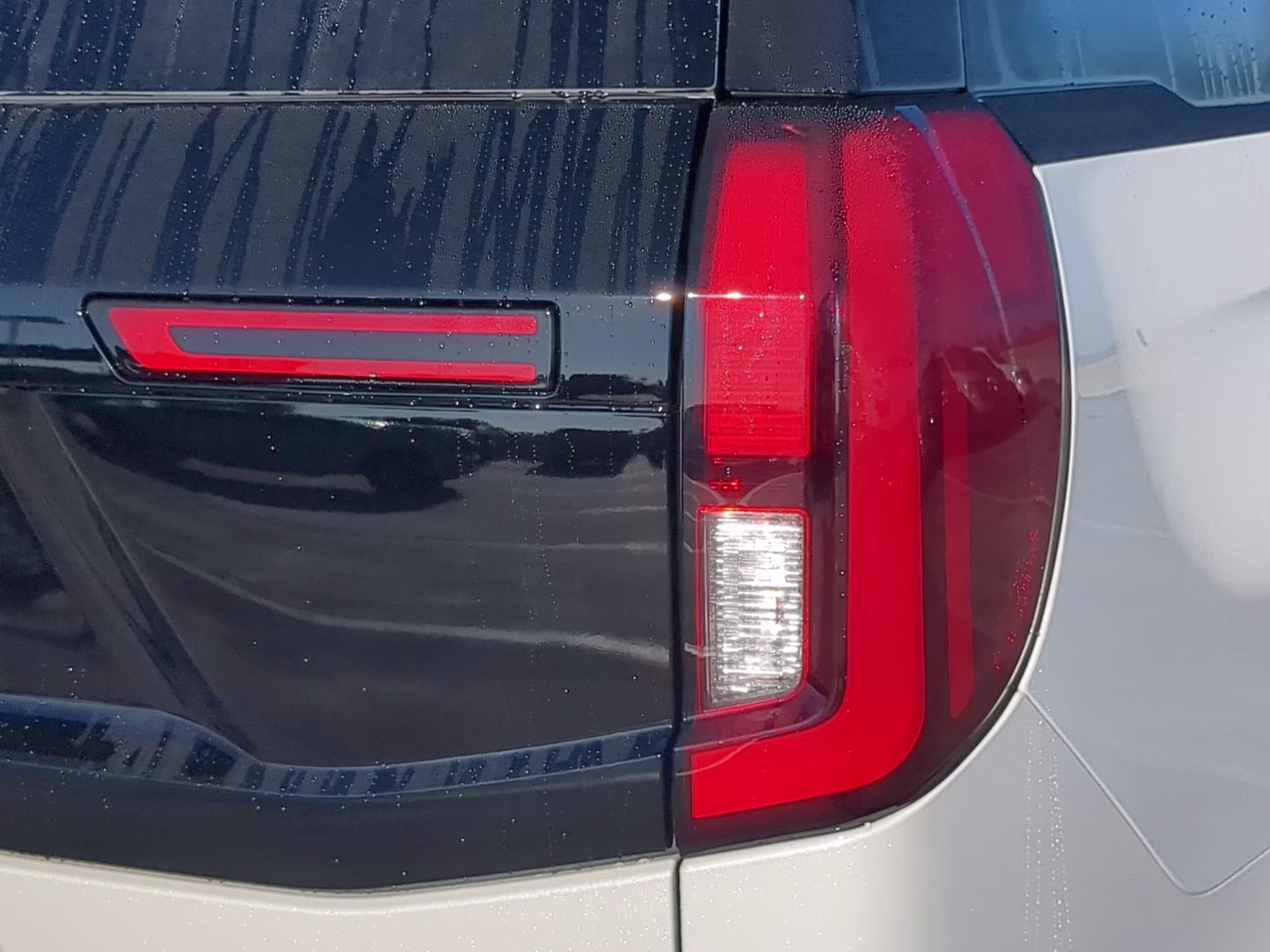 2026 Star White Metallic Tri-Coat Ford Expedition Platinum 4X4 SUV