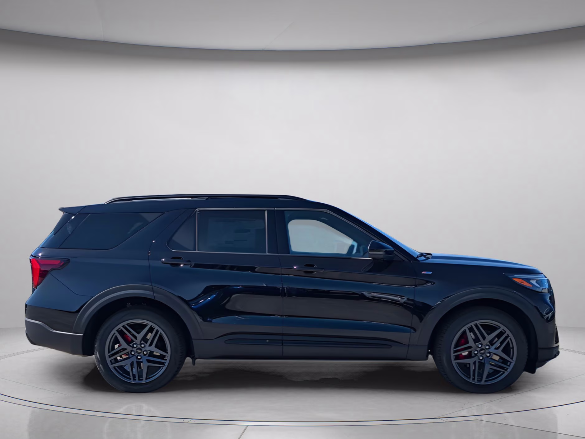 2026 Agate Black Metallic Ford Explorer ST-Line RWD SUV