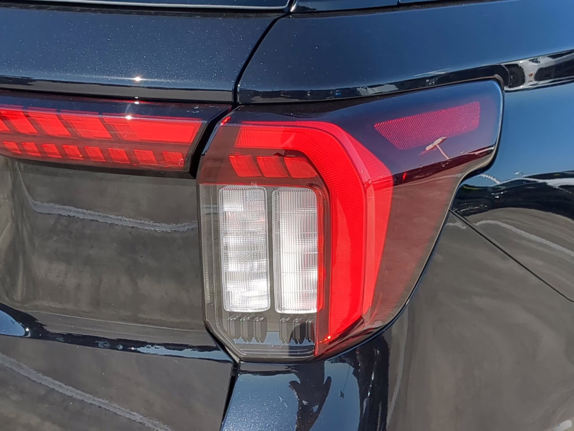 2026 Agate Black Metallic Ford Explorer ST-Line RWD SUV