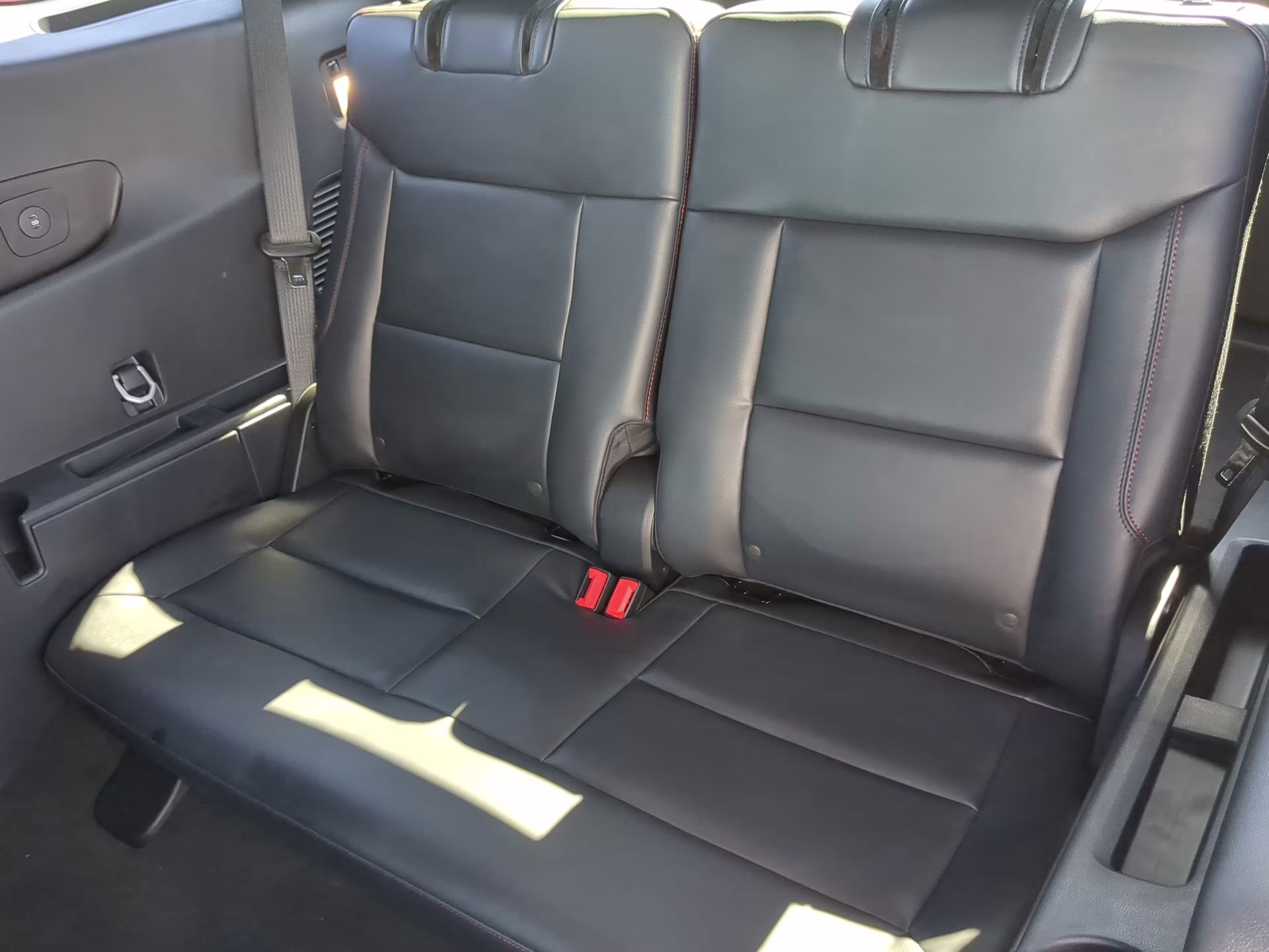 2026 Agate Black Metallic Ford Explorer ST-Line RWD SUV