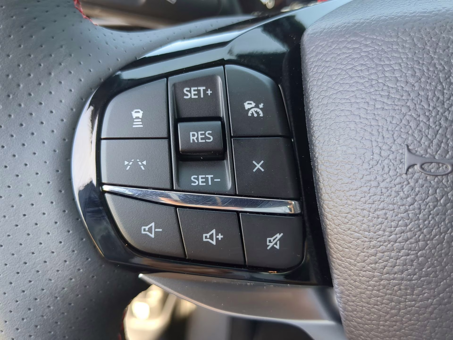 2026 Agate Black Metallic Ford Explorer ST-Line RWD SUV