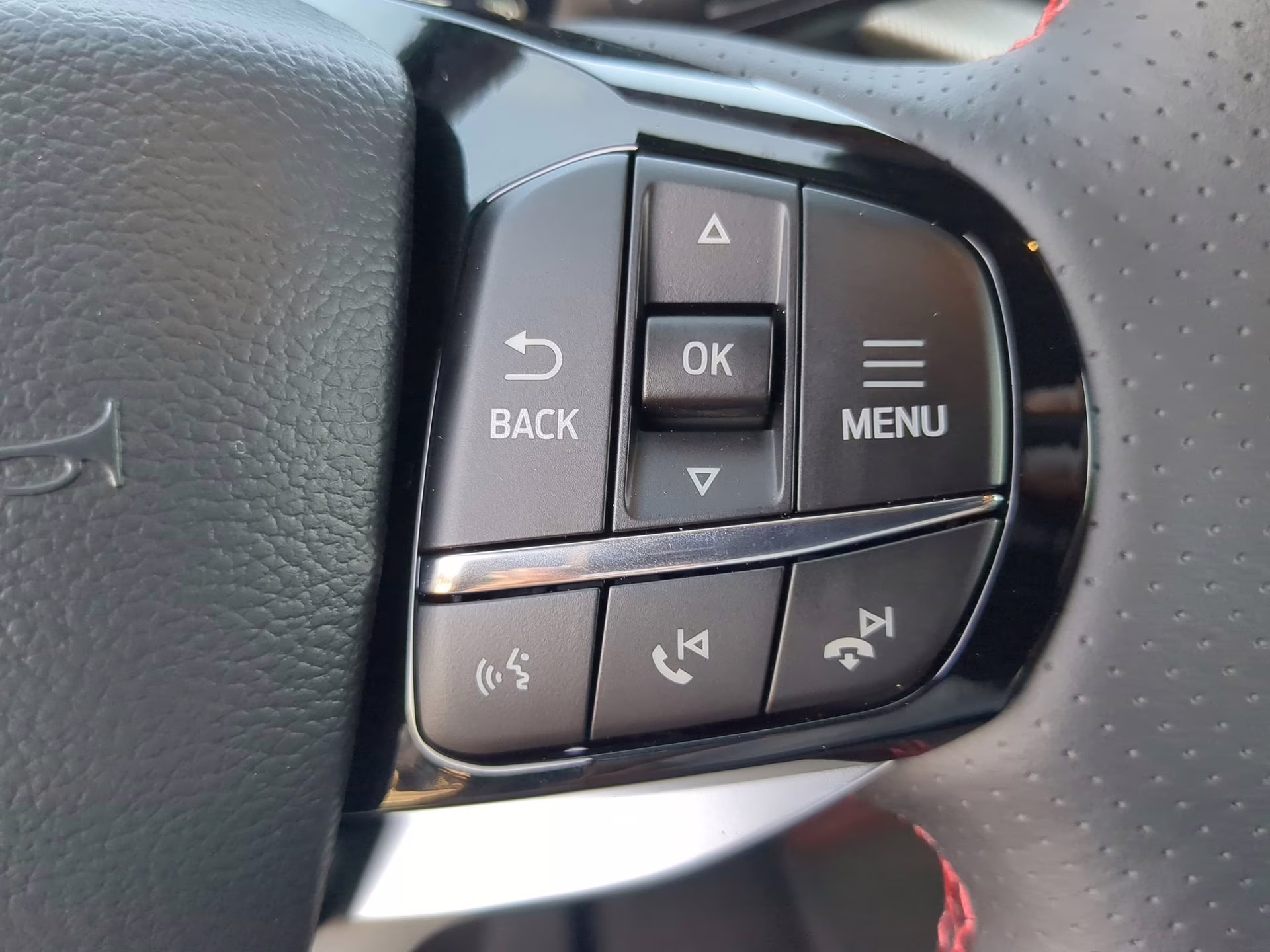 2026 Agate Black Metallic Ford Explorer ST-Line RWD SUV