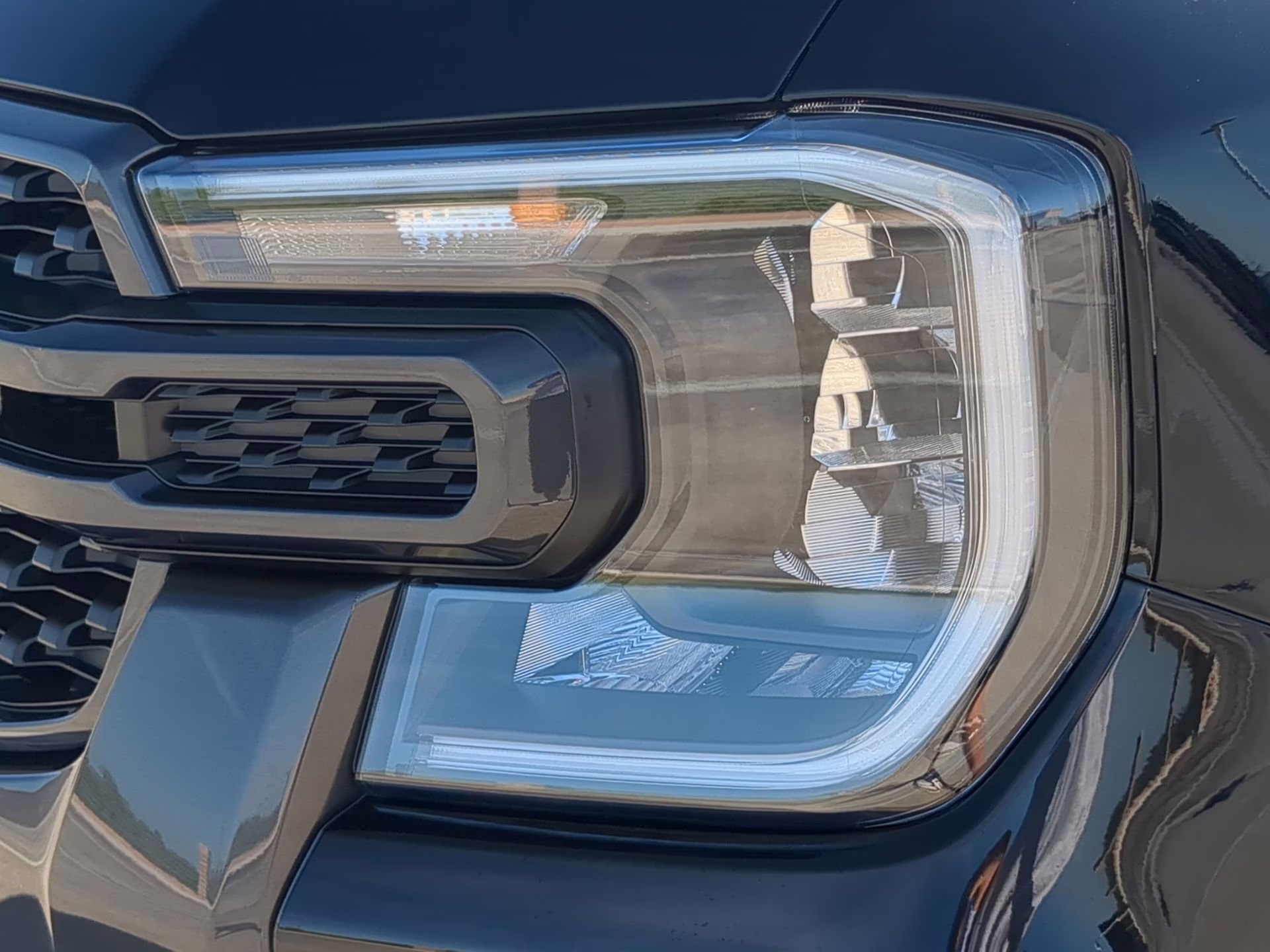 2026 Shadow Black Ford Ranger XLT Crew Cab Pickup RWD Truck