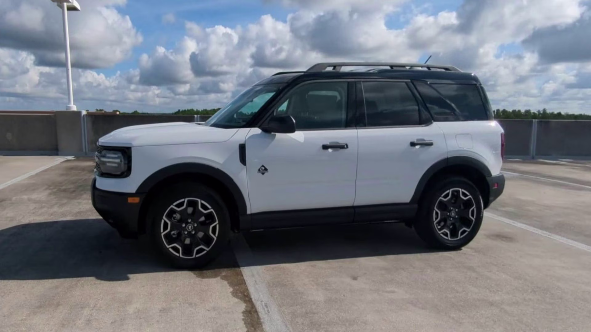 2026 Oxford White Ford Bronco Sport Outer Banks 4X4 SUV