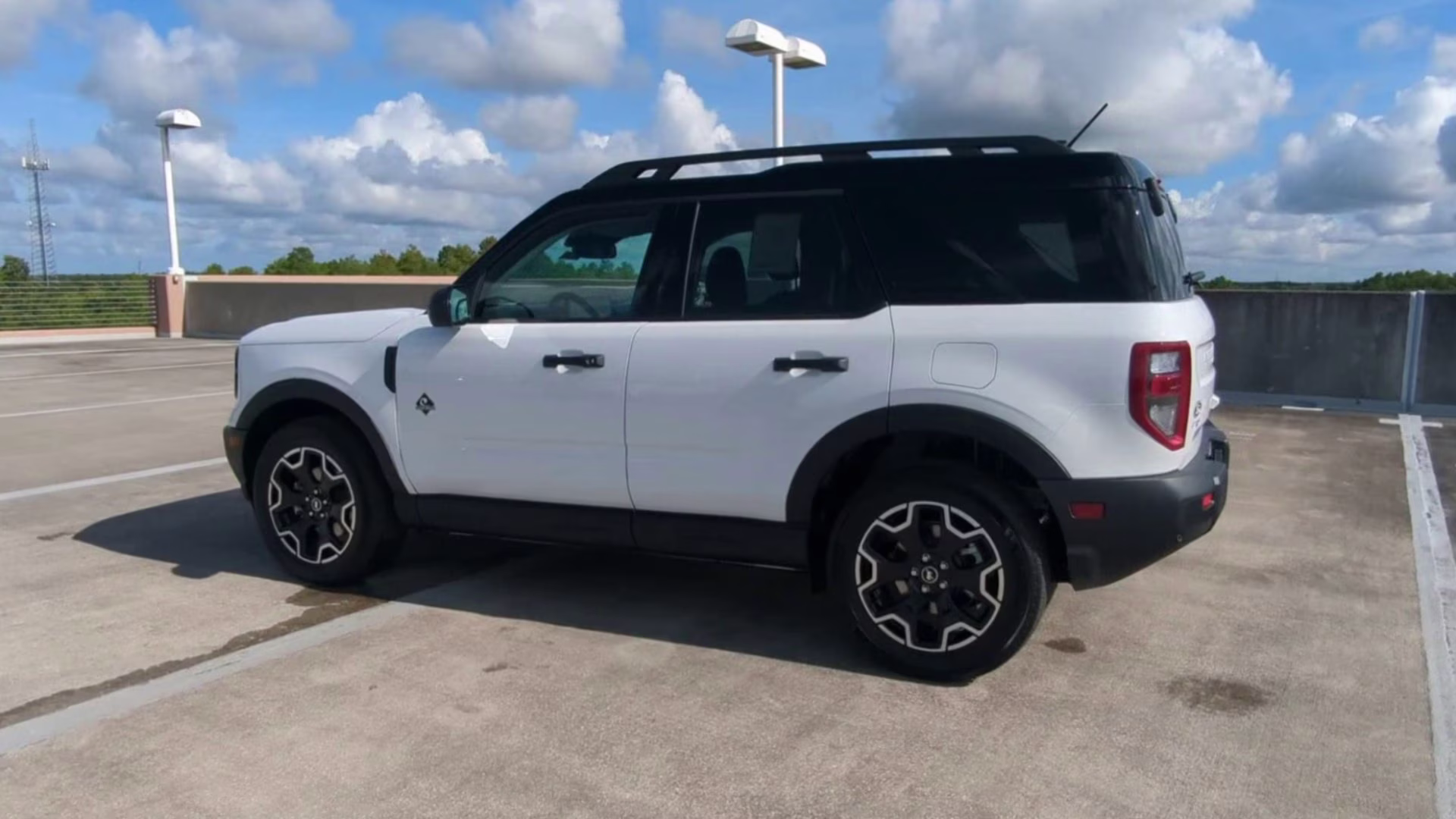 2026 Oxford White Ford Bronco Sport Outer Banks 4X4 SUV