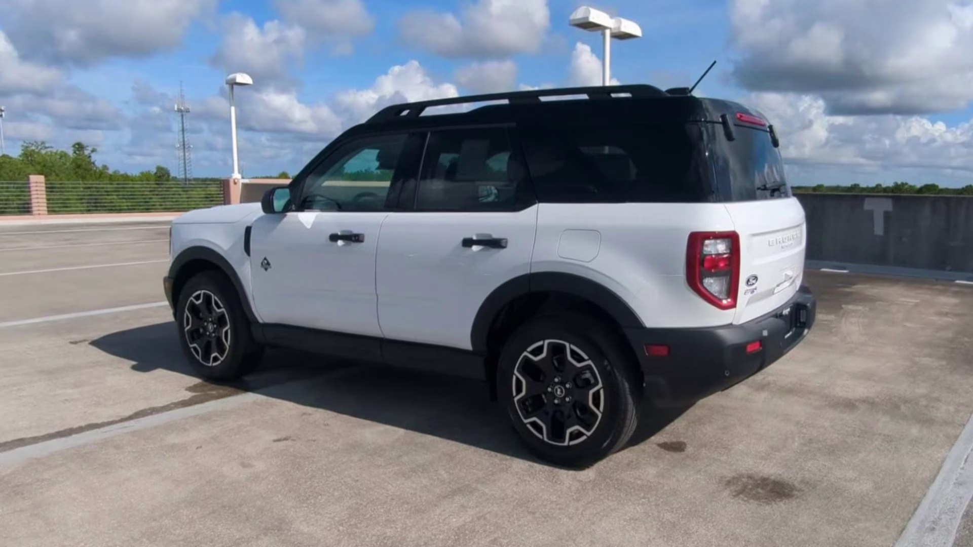 2026 Oxford White Ford Bronco Sport Outer Banks 4X4 SUV