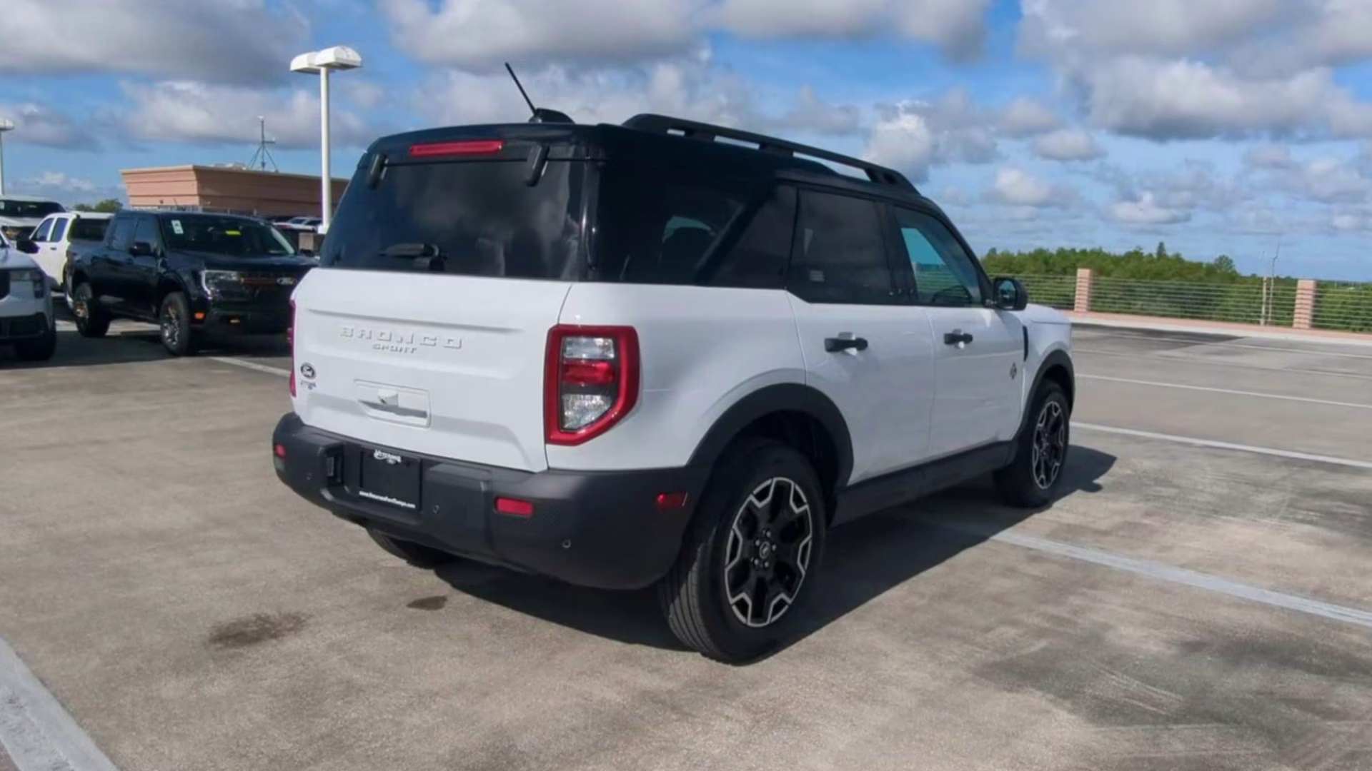 2026 Oxford White Ford Bronco Sport Outer Banks 4X4 SUV