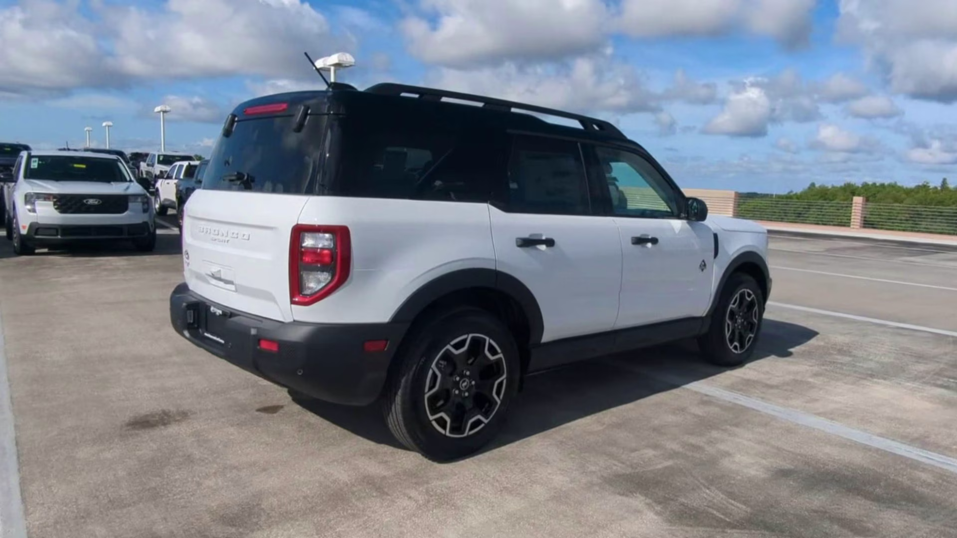 2026 Oxford White Ford Bronco Sport Outer Banks 4X4 SUV