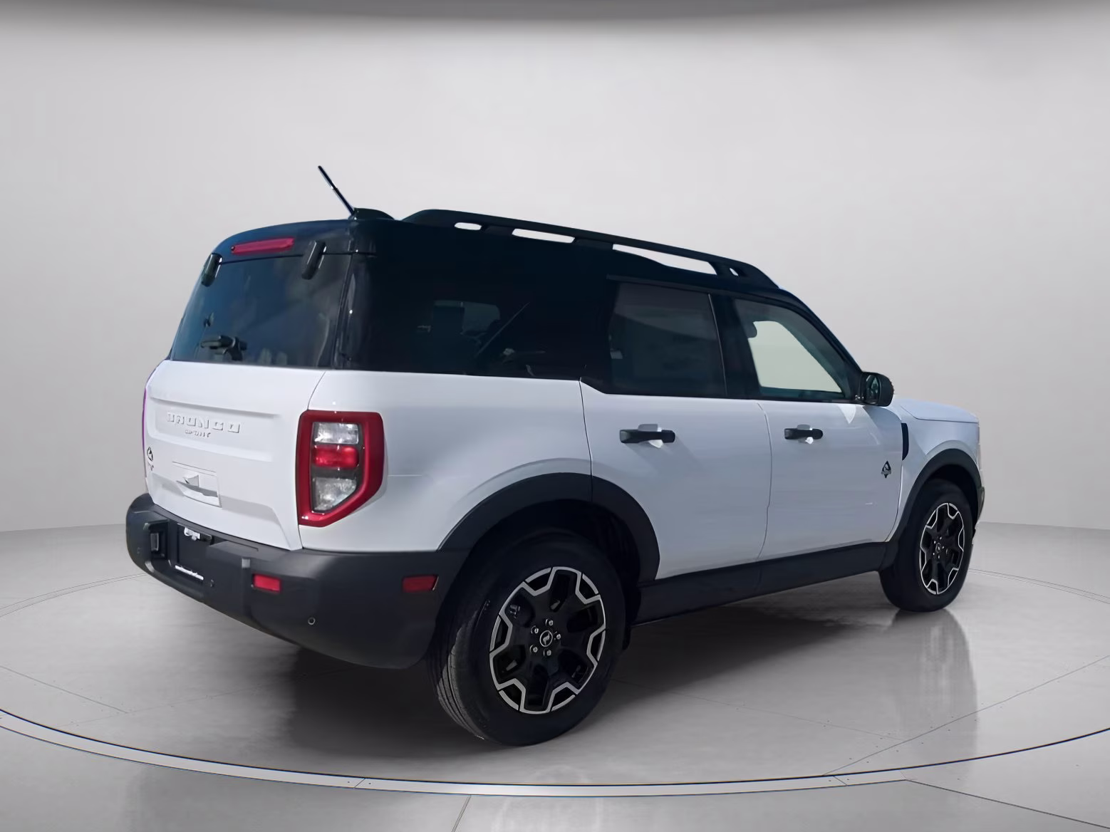 2026 Oxford White Ford Bronco Sport Outer Banks 4X4 SUV