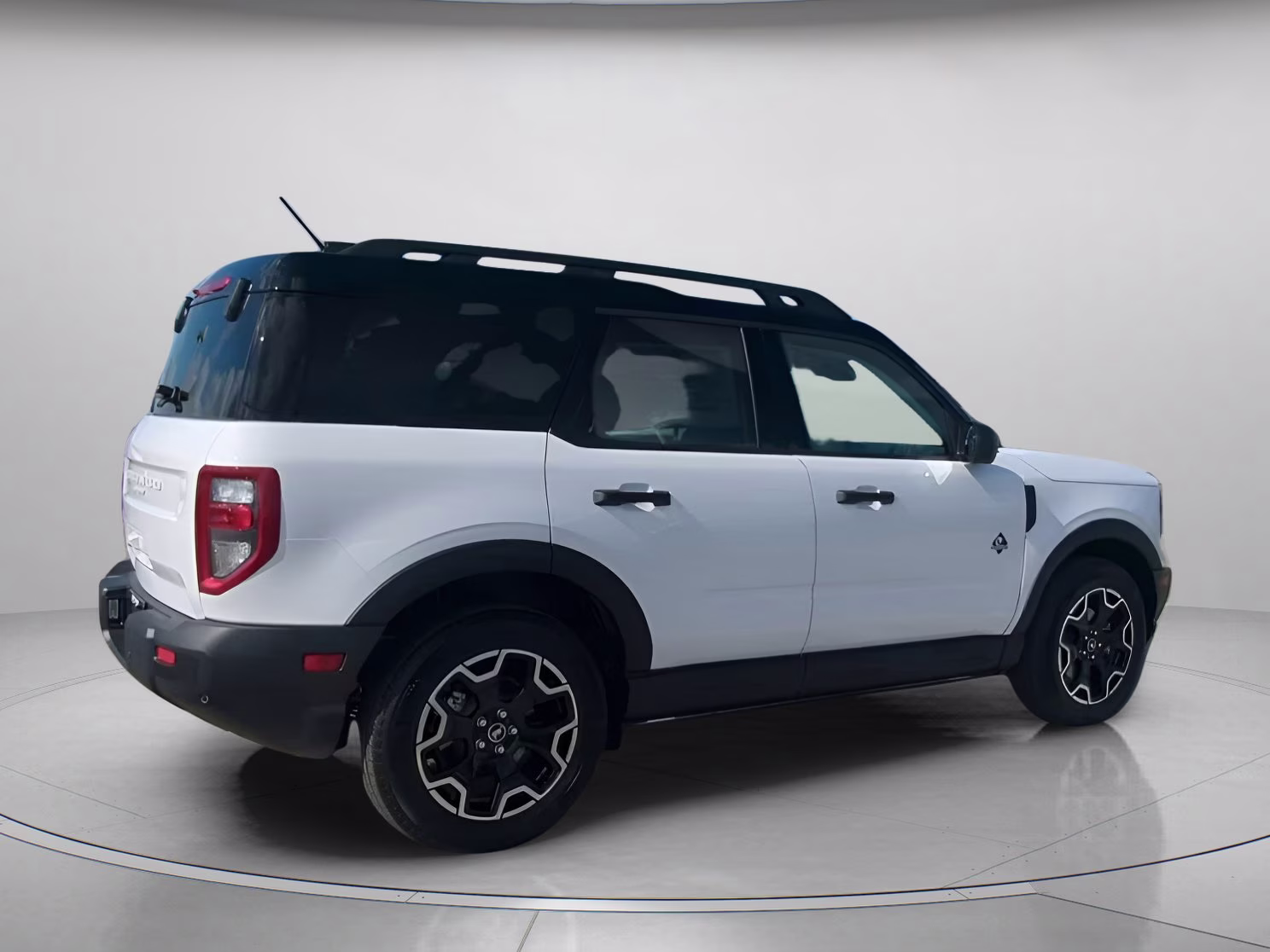 2026 Oxford White Ford Bronco Sport Outer Banks 4X4 SUV