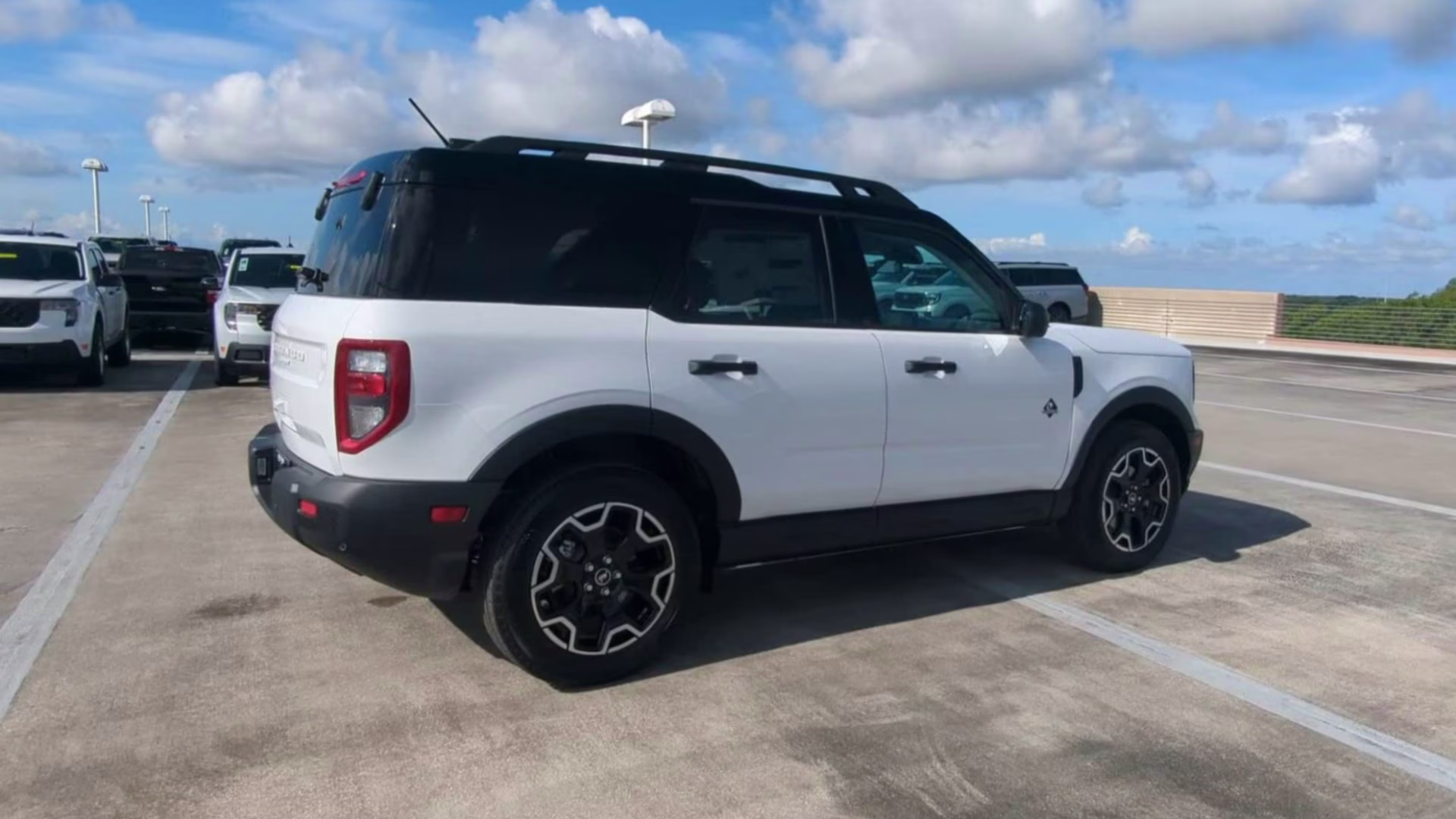 2026 Oxford White Ford Bronco Sport Outer Banks 4X4 SUV