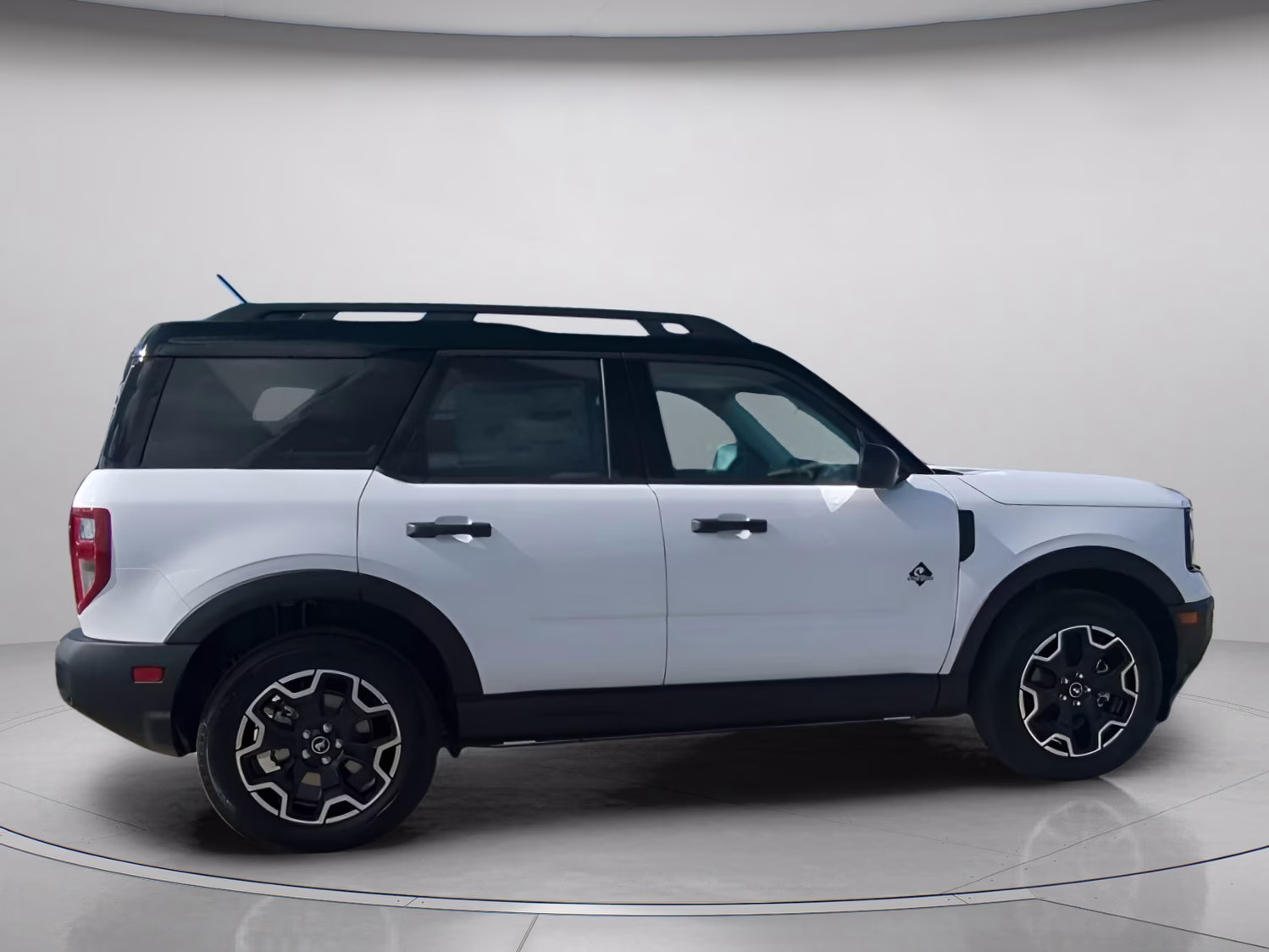 2026 Oxford White Ford Bronco Sport Outer Banks 4X4 SUV