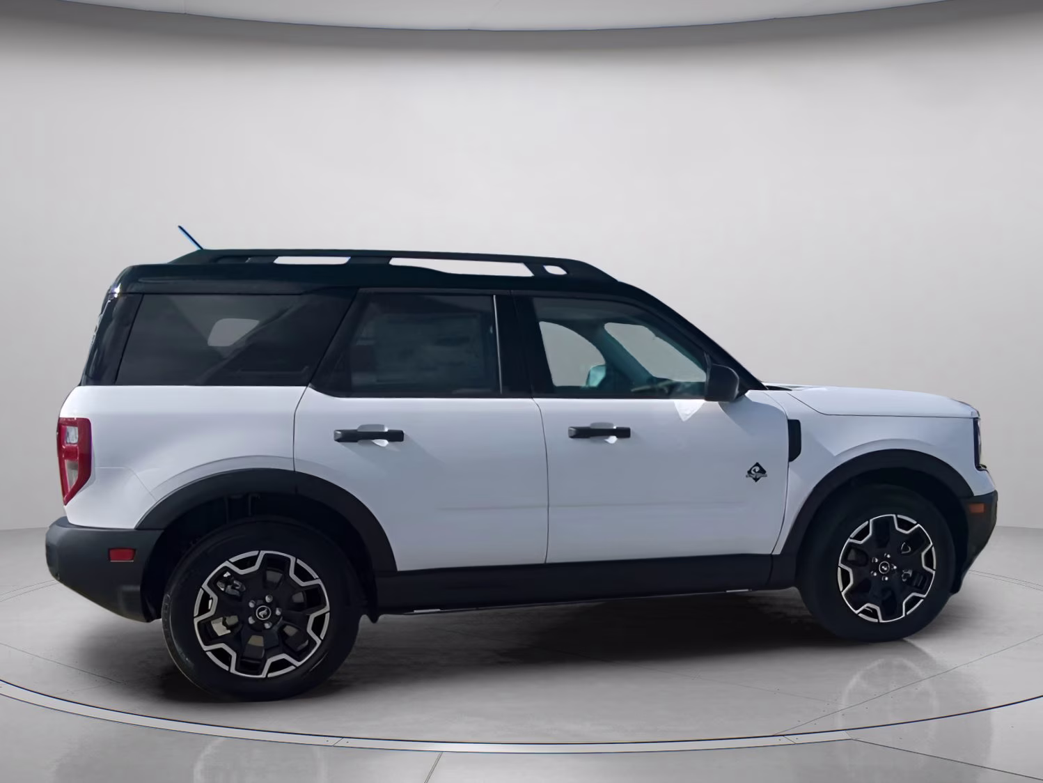 2026 Oxford White Ford Bronco Sport Outer Banks 4X4 SUV