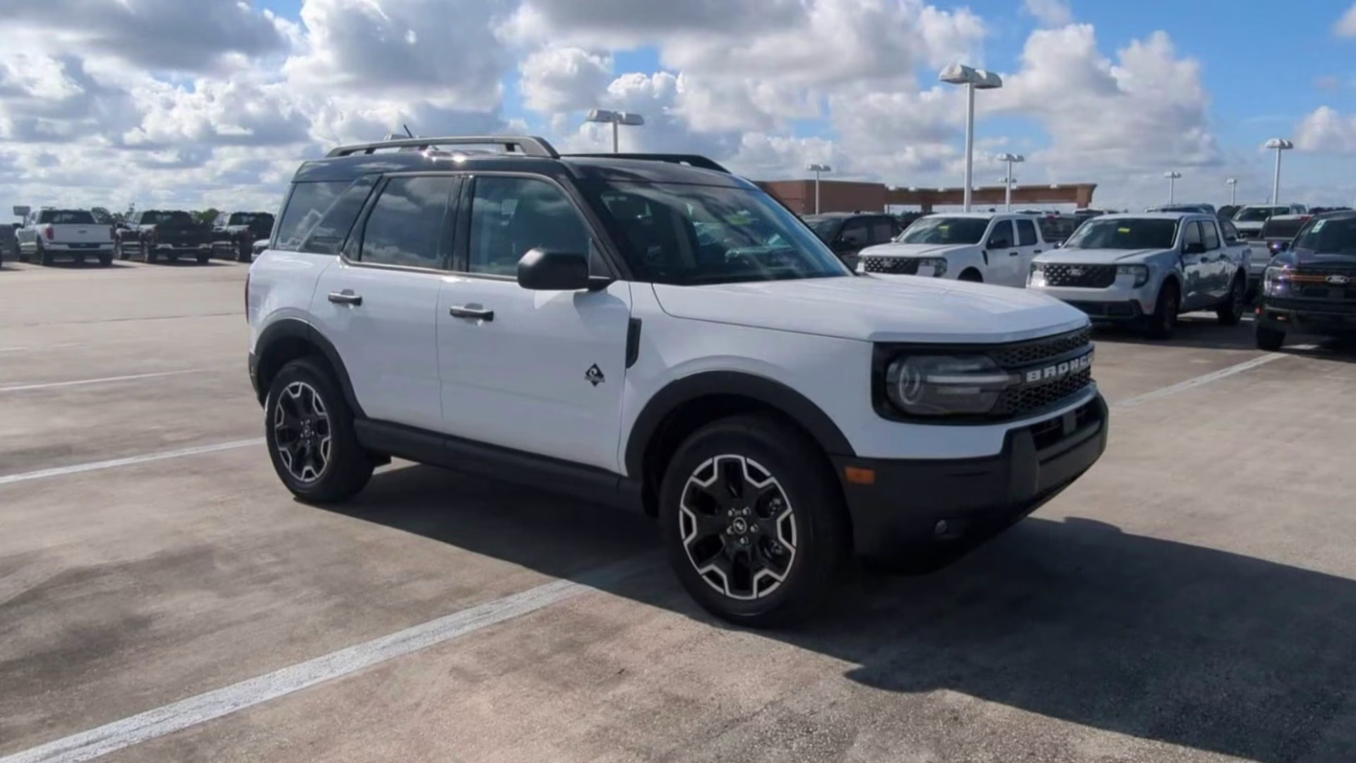 2026 Oxford White Ford Bronco Sport Outer Banks 4X4 SUV