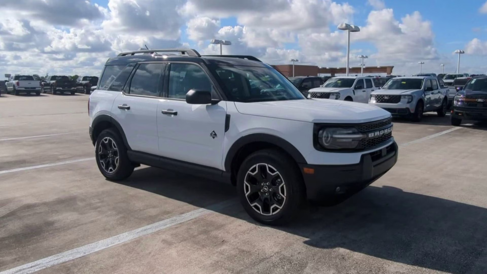 2026 Oxford White Ford Bronco Sport Outer Banks 4X4 SUV
