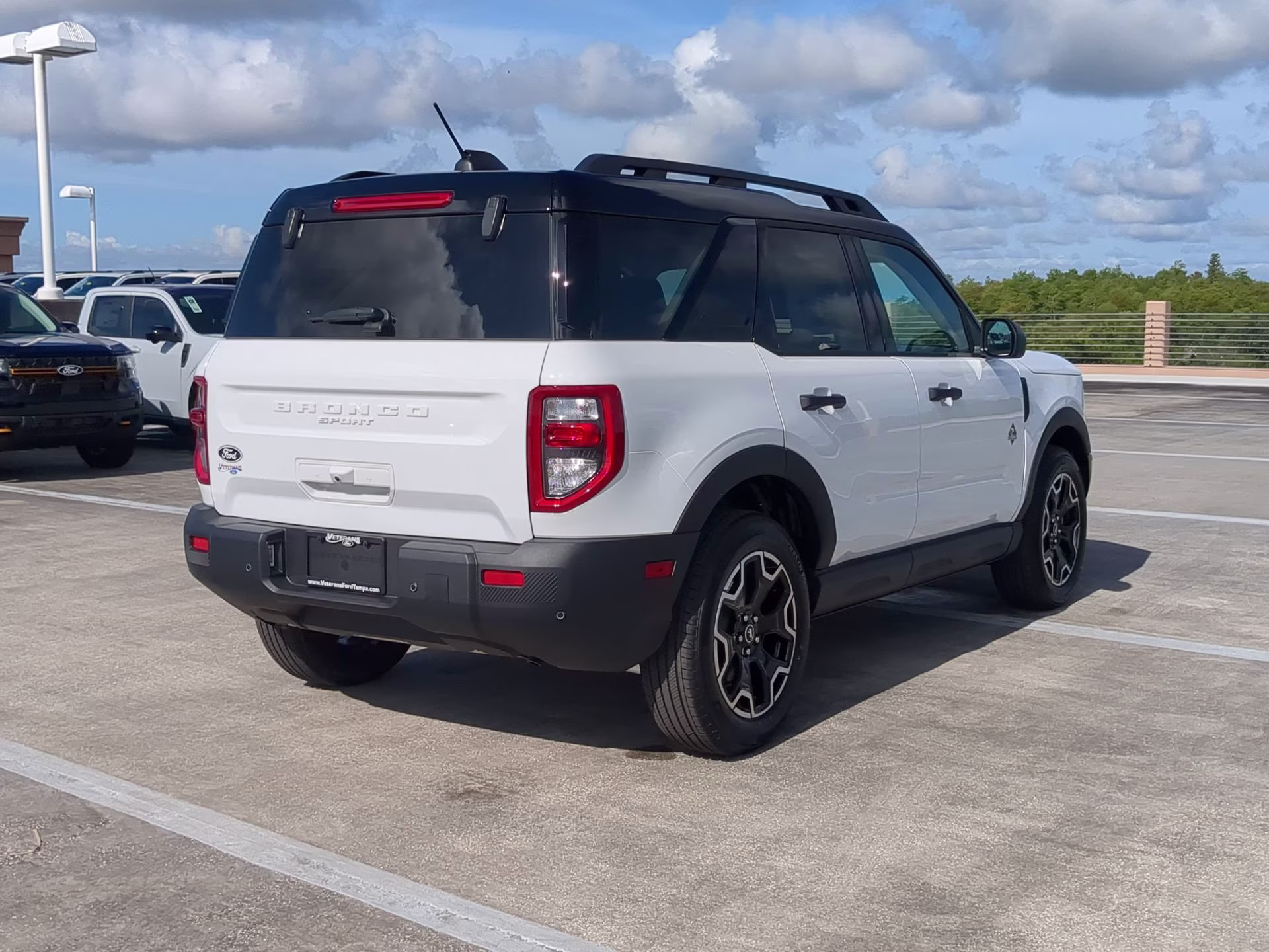 2026 Oxford White Ford Bronco Sport Outer Banks 4X4 SUV