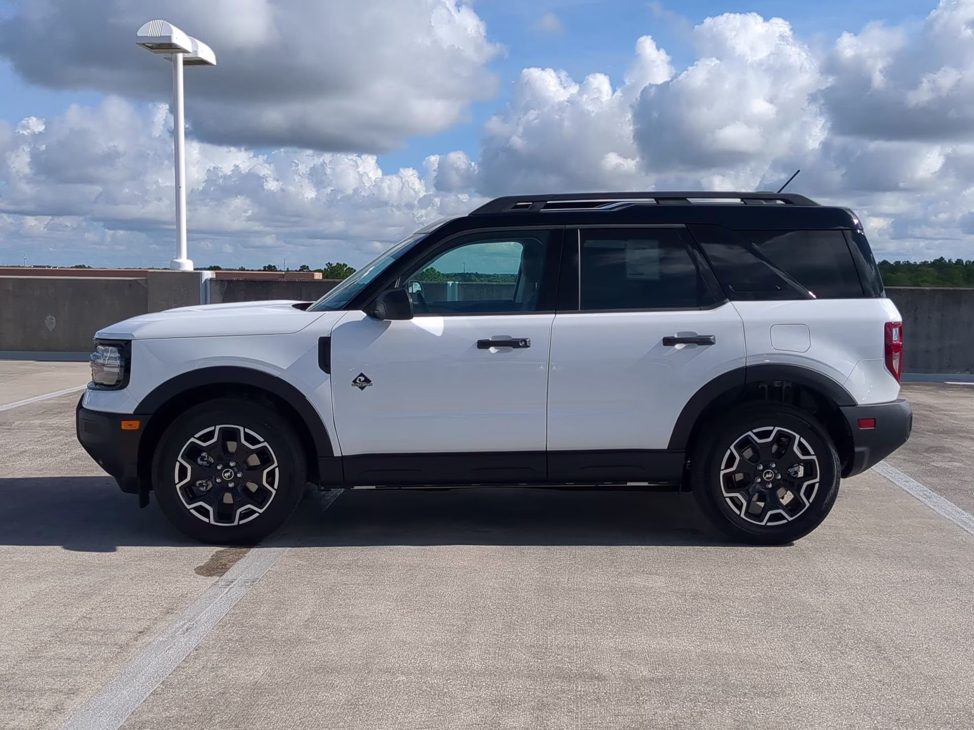 2026 Oxford White Ford Bronco Sport Outer Banks 4X4 SUV