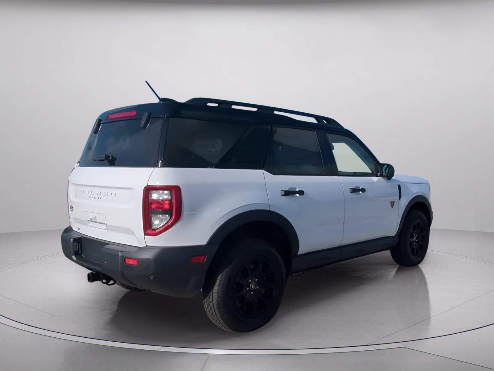 2026 Oxford White Ford Bronco Sport Badlands 4X4 SUV