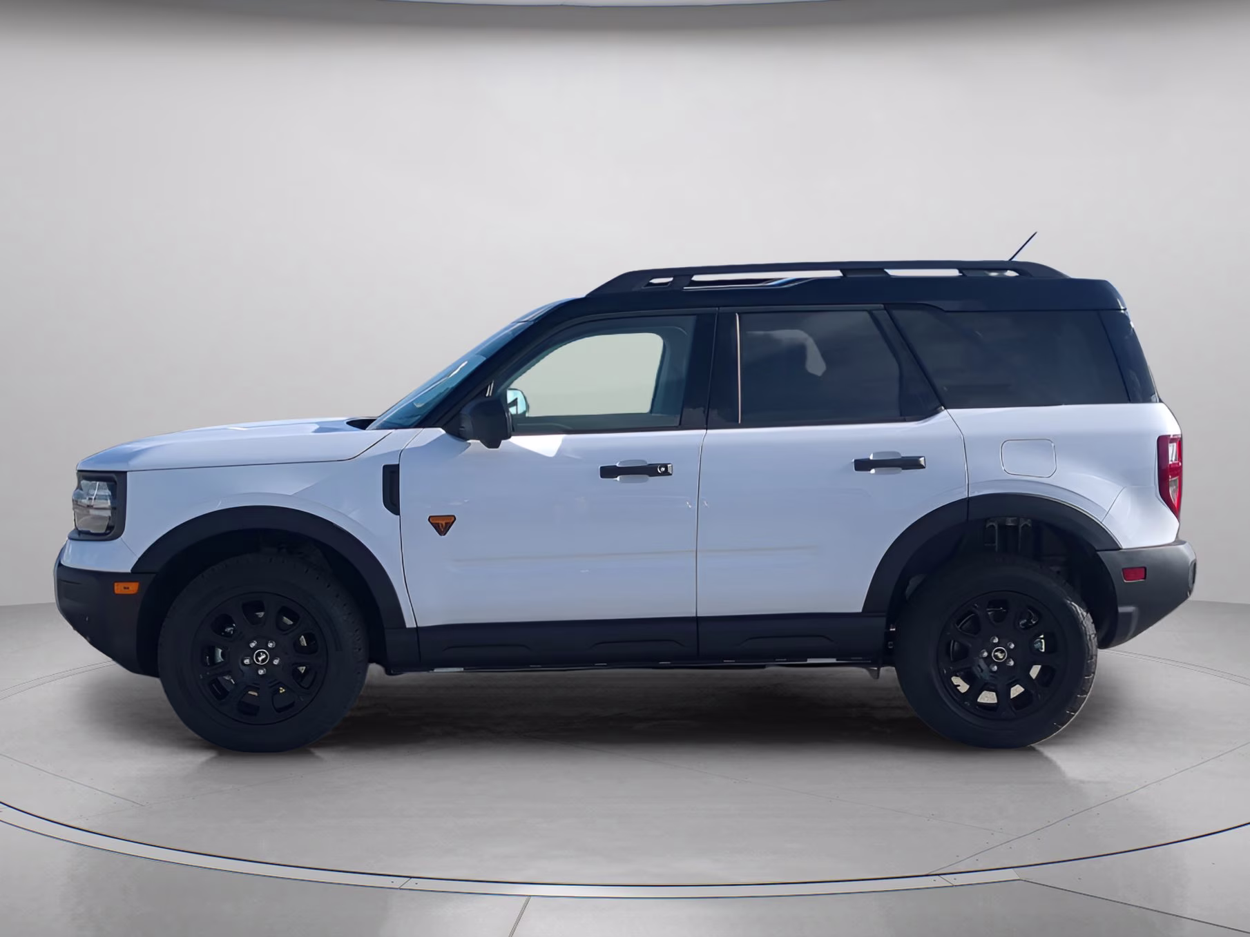 2026 Oxford White Ford Bronco Sport Badlands 4X4 SUV