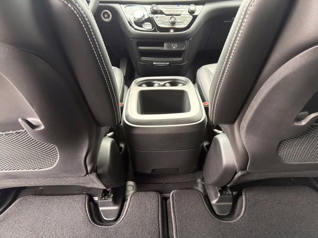 2026 Diamond Black Crystal Pearlcoat Chrysler Pacifica Select FWD Van