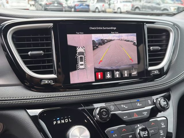 2026 Diamond Black Crystal Pearlcoat Chrysler Pacifica Select FWD Van