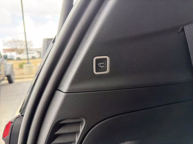 2026 Diamond Black Crystal Pearlcoat Chrysler Pacifica Select FWD Van