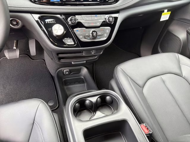 2026 Diamond Black Crystal Pearlcoat Chrysler Pacifica Select FWD Van