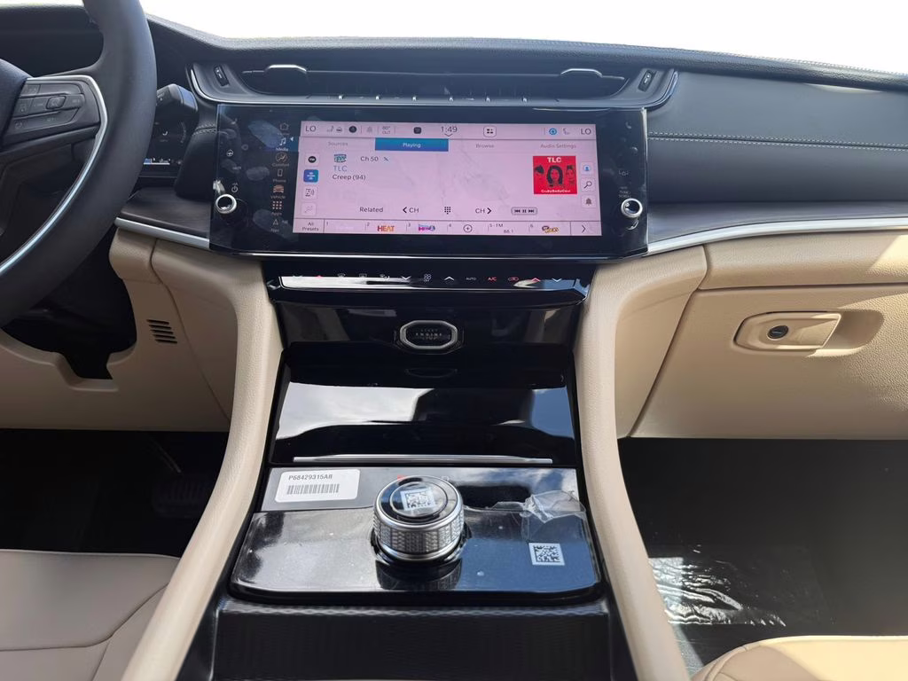 2026 Bright White Clearcoat Jeep Grand Cherokee Limited RWD SUV