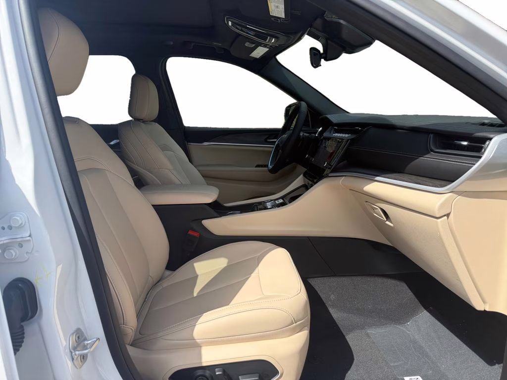 2026 Bright White Clearcoat Jeep Grand Cherokee Limited RWD SUV