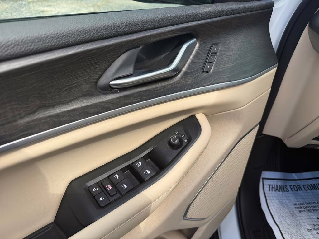 2026 Bright White Clearcoat Jeep Grand Cherokee Limited RWD SUV