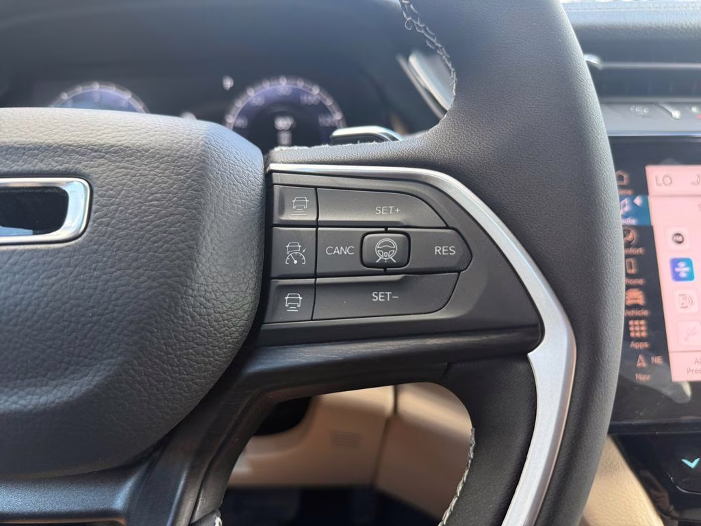 2026 Bright White Clearcoat Jeep Grand Cherokee Limited RWD SUV