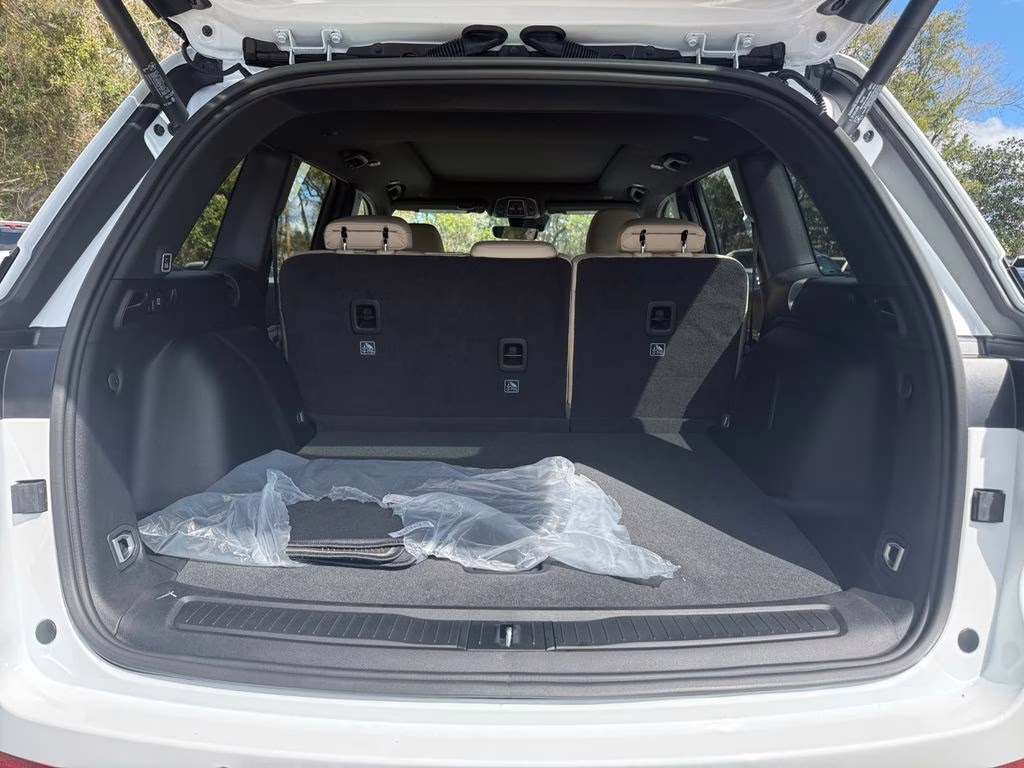 2026 Bright White Clearcoat Jeep Grand Cherokee Limited RWD SUV