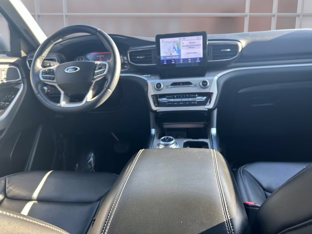 2022 Black Metallic Ford Explorer XLT 4X4 SUV