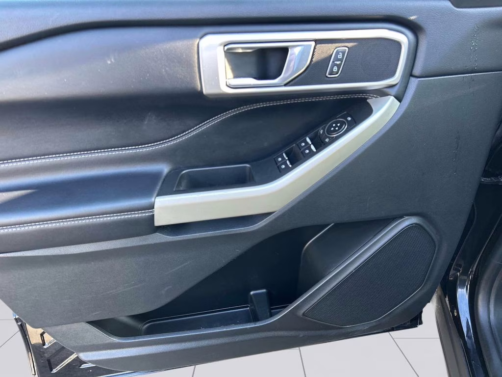 2022 Black Metallic Ford Explorer XLT 4X4 SUV