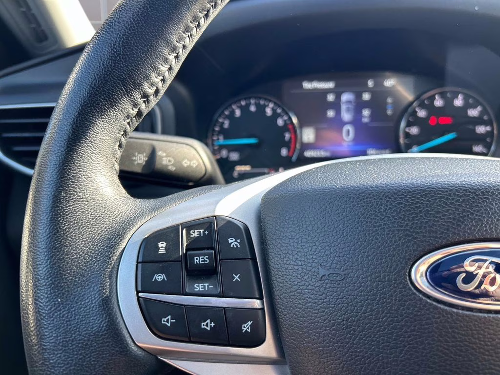 2022 Black Metallic Ford Explorer XLT 4X4 SUV