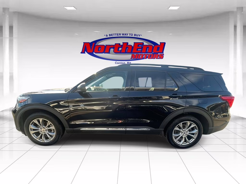 2022 Black Metallic Ford Explorer XLT 4X4 SUV