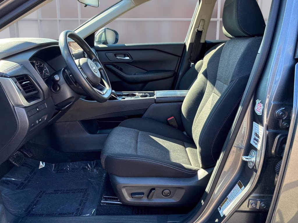 2024 Gun Metallic Nissan Rogue SV AWD SUV