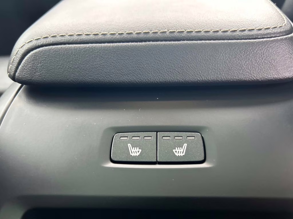 2022 Silver Volvo XC60 Recharge Plug-In Hybrid T8 R-Design AWD SUV