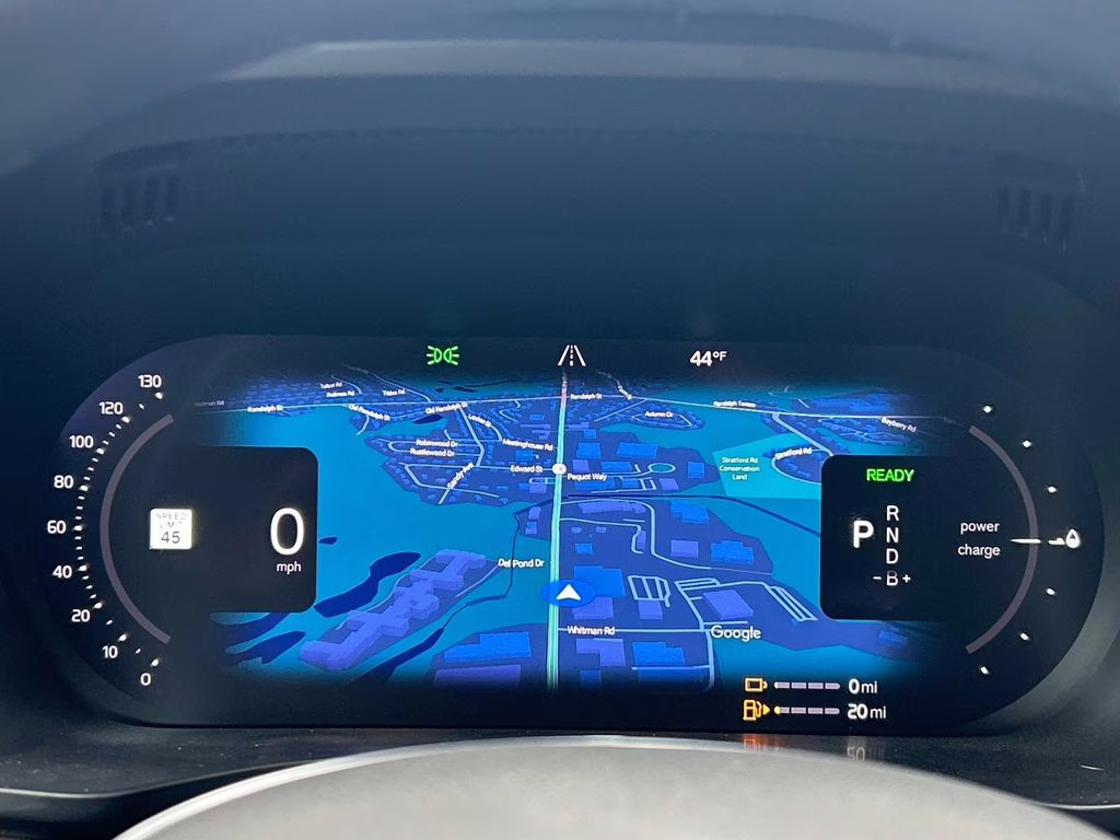 2022 Silver Volvo XC60 Recharge Plug-In Hybrid T8 R-Design AWD SUV