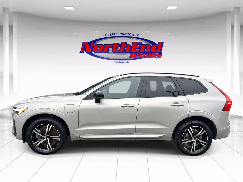 2022 Silver Volvo XC60 Recharge Plug-In Hybrid T8 R-Design AWD SUV
