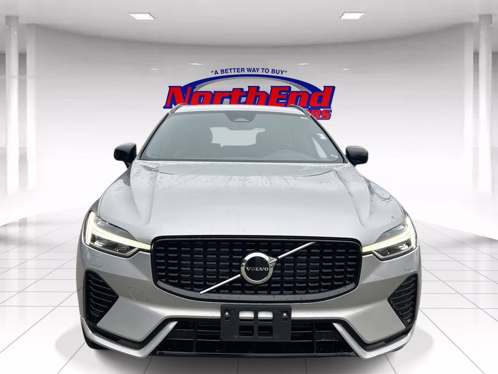 2022 Silver Volvo XC60 Recharge Plug-In Hybrid T8 R-Design AWD SUV