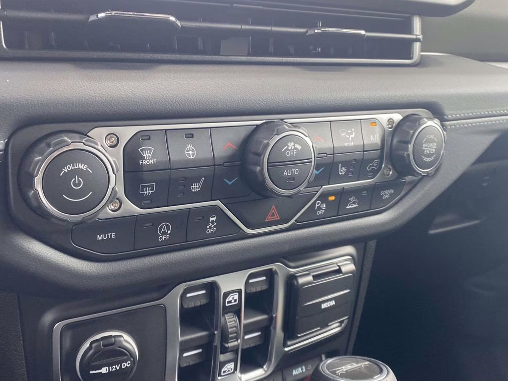 2026 Bright White Clearcoat Jeep Gladiator Mojave X 4X4 Truck