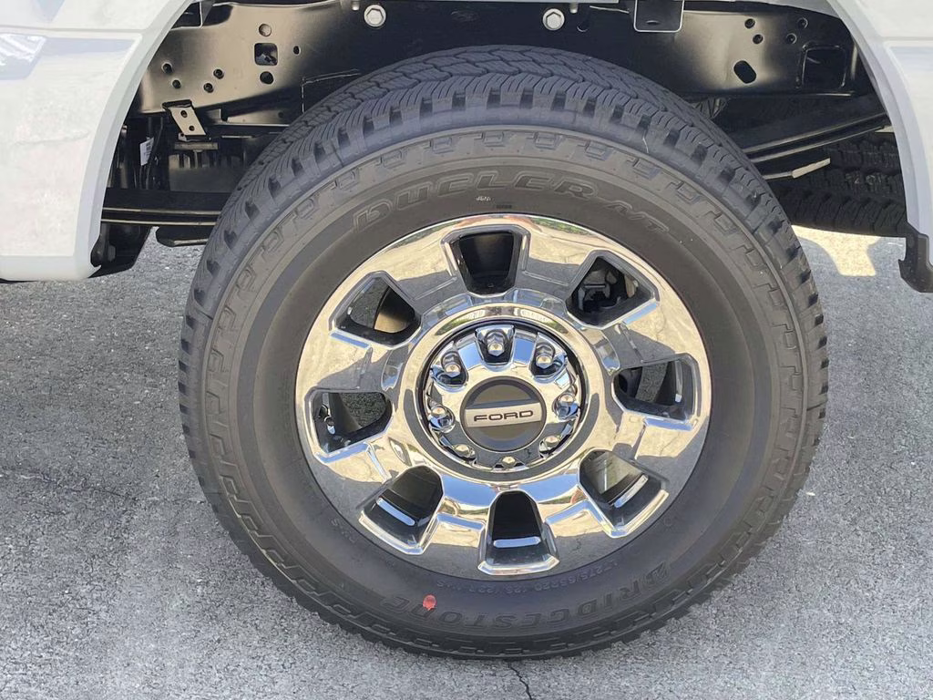 2026 Glacier Gray Metallic Tri-Coat Ford Super Duty F-250 SRW Lariat 4X4 Truck