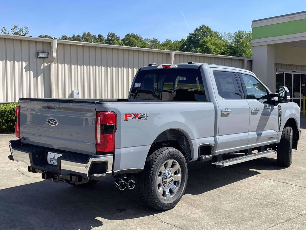 2026 Glacier Gray Metallic Tri-Coat Ford Super Duty F-250 SRW Lariat 4X4 Truck