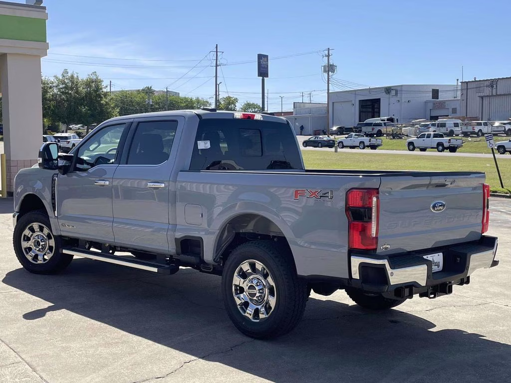 2026 Glacier Gray Metallic Tri-Coat Ford Super Duty F-250 SRW Lariat 4X4 Truck