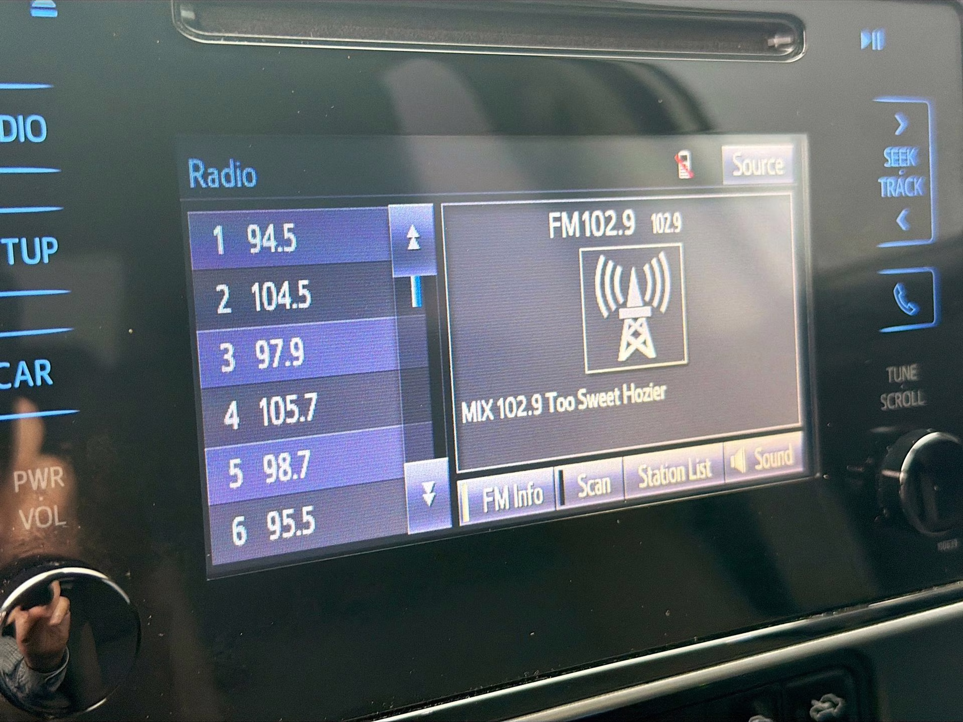 2019 Super White Toyota Corolla LE FWD Sedan