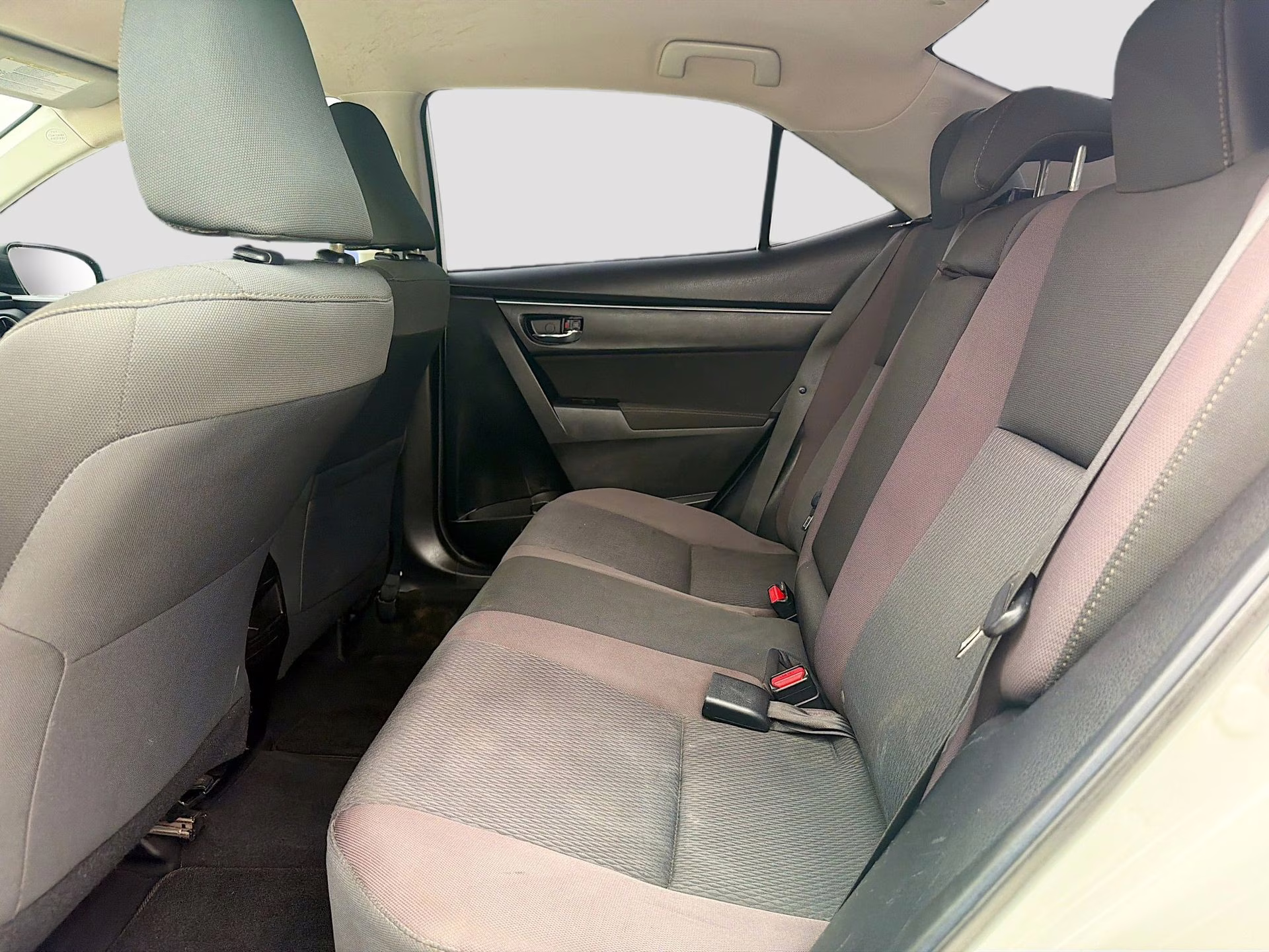 2019 Super White Toyota Corolla LE FWD Sedan